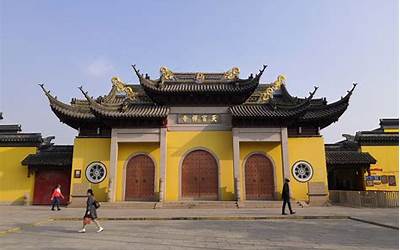 龙城象教(龙城象教常州天宁寺天宁禅寺山门对面的市河边)